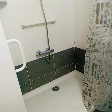 Homestay Habitacion Centrica En Torrelavega
